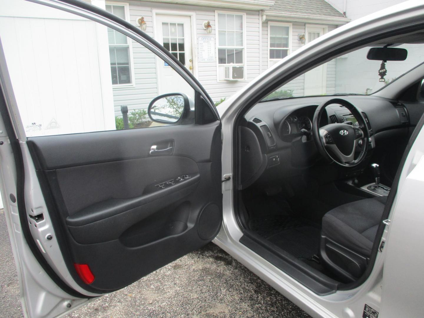 2010 SILVER Hyundai Elantra Touring GLS Automatic (KMHDC8AEXAU) with an 2.0L L4 DOHC 16V engine, 4-Speed Automatic transmission, located at 540a Delsea Drive, Sewell, NJ, 08080, (987) 867-5309, 39.752560, -75.111206 - Photo#10