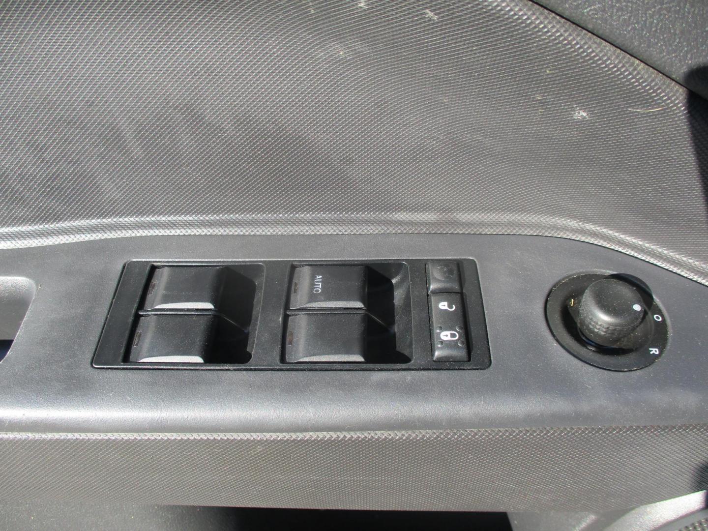 2008 SILVER Dodge Caliber R/T FWD (1B3HB78K18D) with an 2.4L L4 DOHC 16V engine, located at 540a Delsea Drive, Sewell, NJ, 08080, (987) 867-5309, 39.752560, -75.111206 - Photo#10