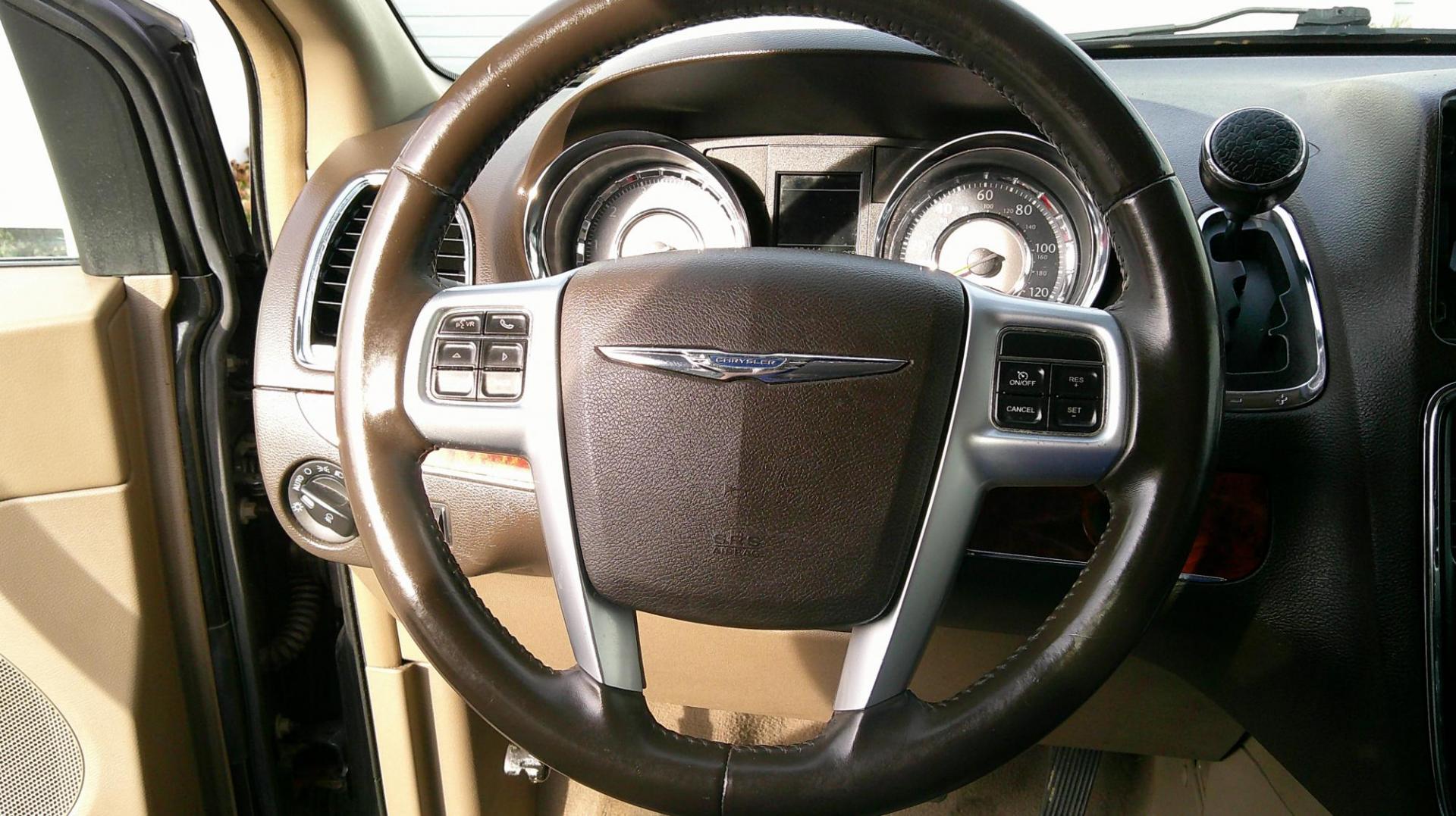 2012 BLACK Chrysler Town & Country Touring (2C4RC1BG0CR) with an 3.6L V6 DOHC 24V engine, 6-Speed Automatic transmission, located at 540a Delsea Drive, Sewell, NJ, 08080, (987) 867-5309, 39.752560, -75.111206 - Photo#17