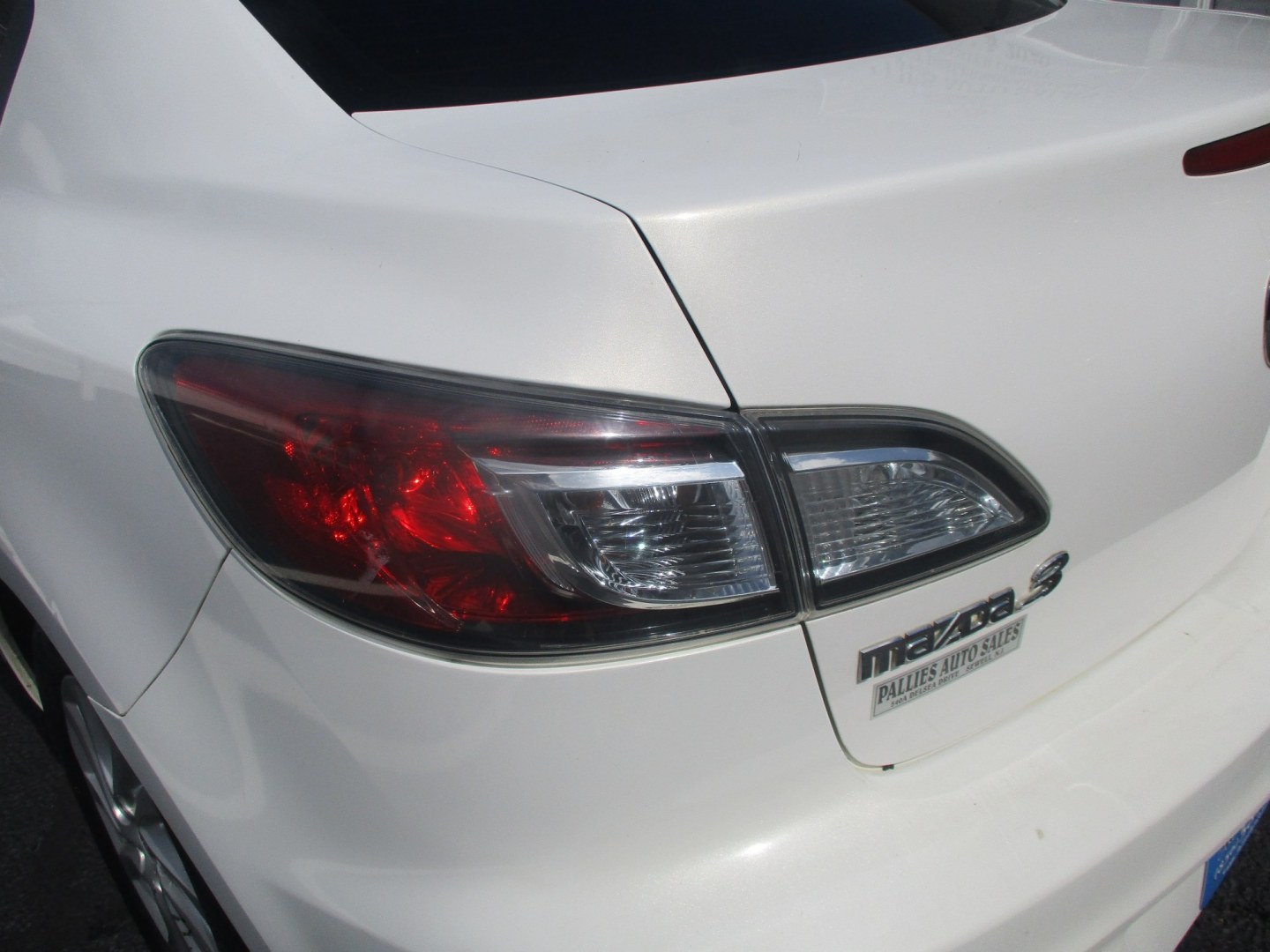 2012 WHITE Mazda MAZDA3 i Touring 4-Door (JM1BL1V89C1) with an 2.0L L4 DOHC 16V engine, located at 540a Delsea Drive, Sewell, NJ, 08080, (987) 867-5309, 39.752560, -75.111206- Photo#4