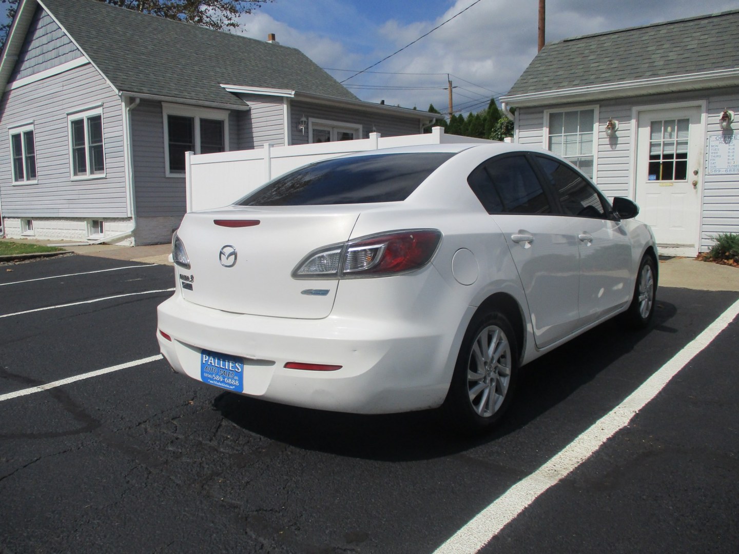 2012 WHITE Mazda MAZDA3 i Touring 4-Door (JM1BL1V89C1) with an 2.0L L4 DOHC 16V engine, located at 540a Delsea Drive, Sewell, NJ, 08080, (987) 867-5309, 39.752560, -75.111206- Photo#7