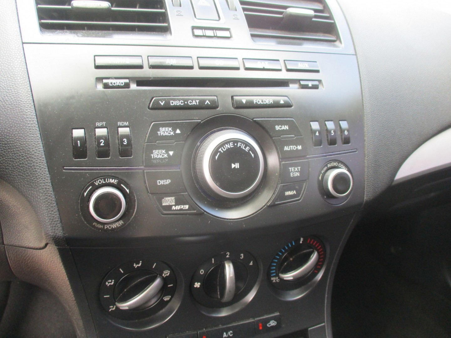 2012 WHITE Mazda MAZDA3 i Touring 4-Door (JM1BL1V89C1) with an 2.0L L4 DOHC 16V engine, located at 540a Delsea Drive, Sewell, NJ, 08080, (987) 867-5309, 39.752560, -75.111206- Photo#20