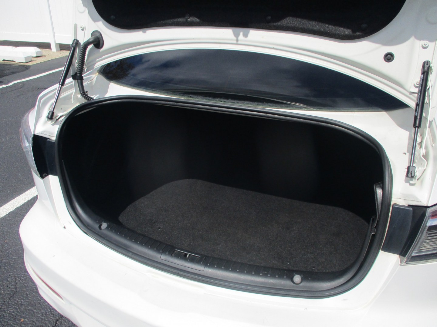 2012 WHITE Mazda MAZDA3 i Touring 4-Door (JM1BL1V89C1) with an 2.0L L4 DOHC 16V engine, located at 540a Delsea Drive, Sewell, NJ, 08080, (987) 867-5309, 39.752560, -75.111206- Photo#23