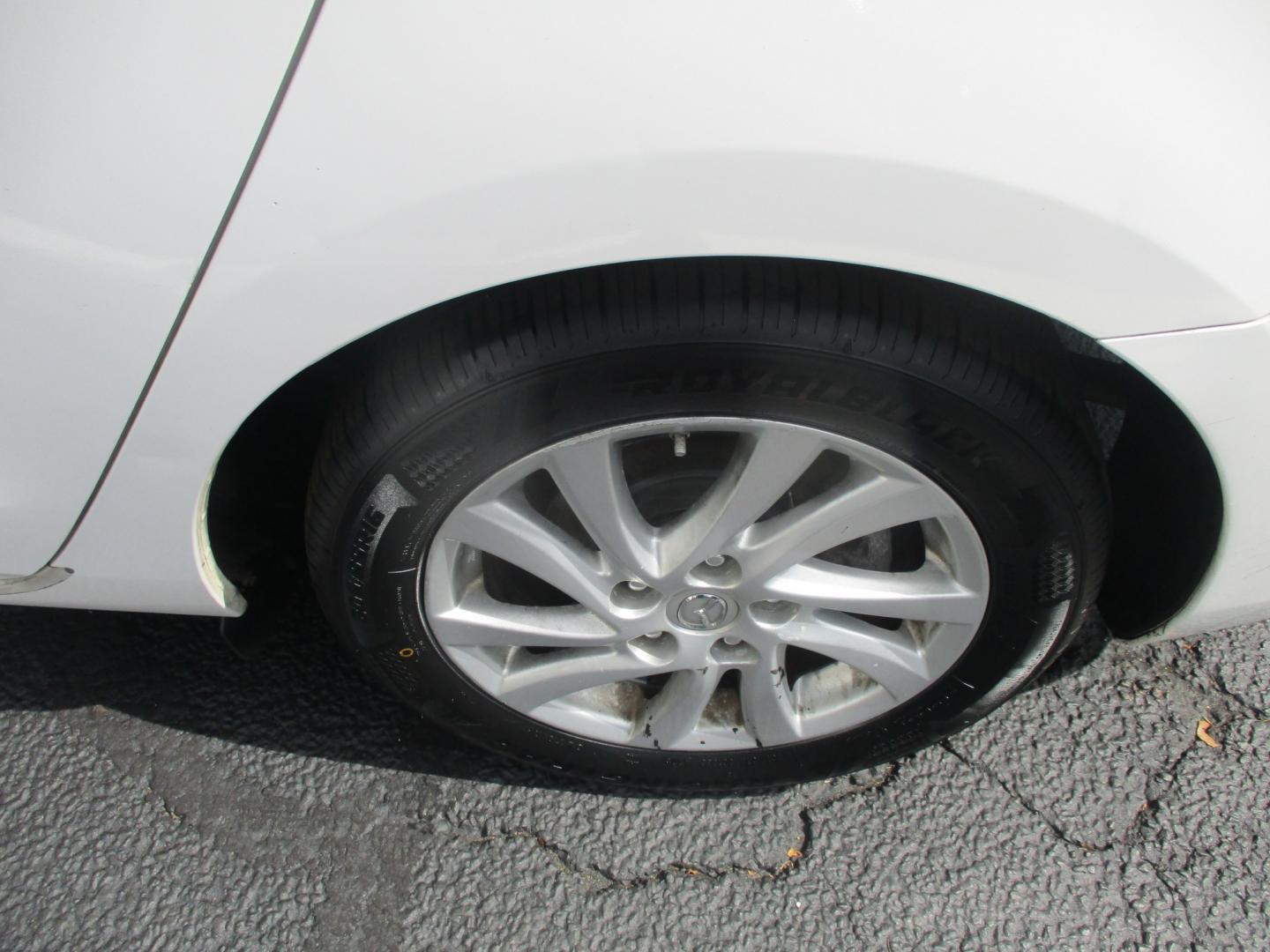 2012 WHITE Mazda MAZDA3 i Touring 4-Door (JM1BL1V89C1) with an 2.0L L4 DOHC 16V engine, located at 540a Delsea Drive, Sewell, NJ, 08080, (987) 867-5309, 39.752560, -75.111206- Photo#24