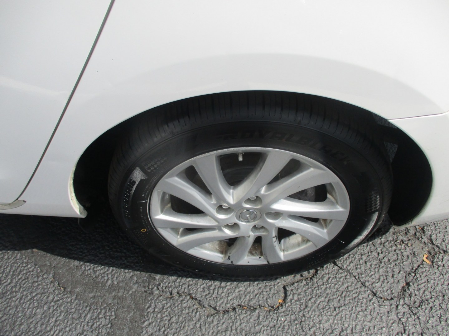 2012 WHITE Mazda MAZDA3 i Touring 4-Door (JM1BL1V89C1) with an 2.0L L4 DOHC 16V engine, located at 540a Delsea Drive, Sewell, NJ, 08080, (987) 867-5309, 39.752560, -75.111206- Photo#24