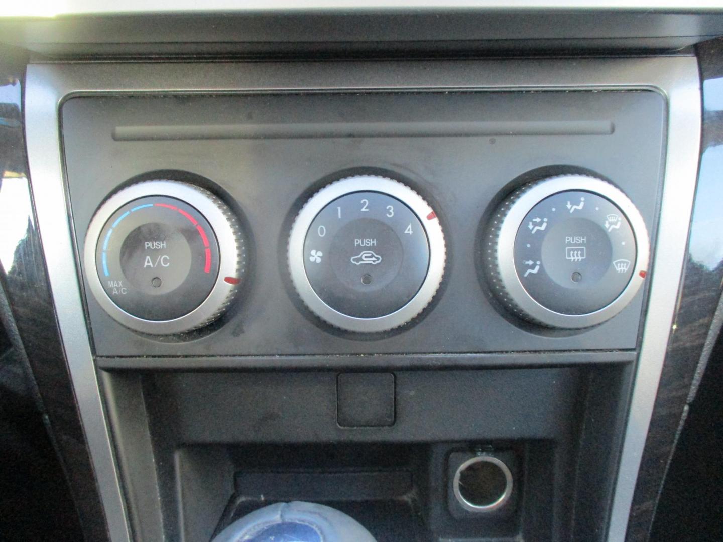 2011 BLACK Mazda MAZDA6 I Grand Touring (1YVHZ8CH6B5) with an 2.5L L4 DOHC 16V engine, 5-Speed Automatic transmission, located at 540a Delsea Drive, Sewell, NJ, 08080, (987) 867-5309, 39.752560, -75.111206 - Photo#20