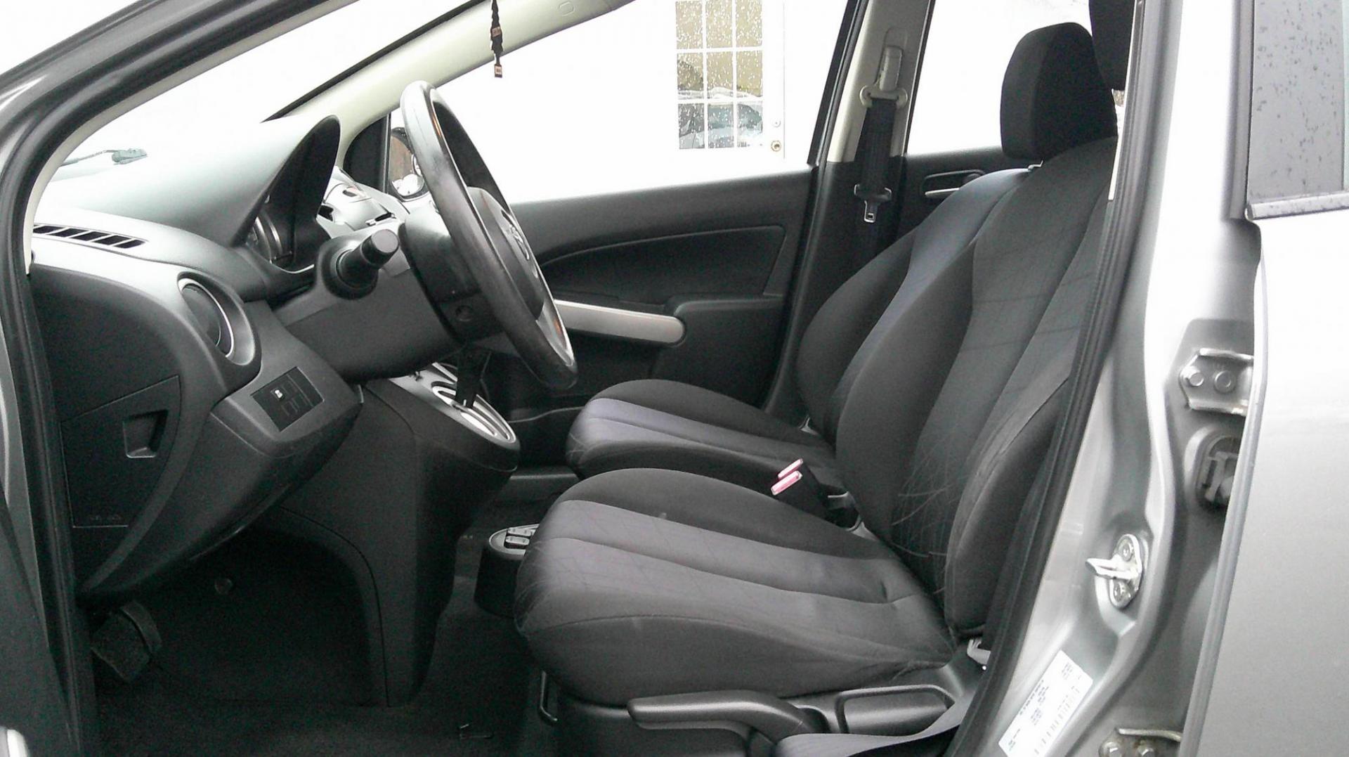 2012 SILVER Mazda MAZDA2 (JM1DE1KZ3C0) , AUTOMATIC transmission, located at 540a Delsea Drive, Sewell, NJ, 08080, (987) 867-5309, 39.752560, -75.111206 - Photo#11