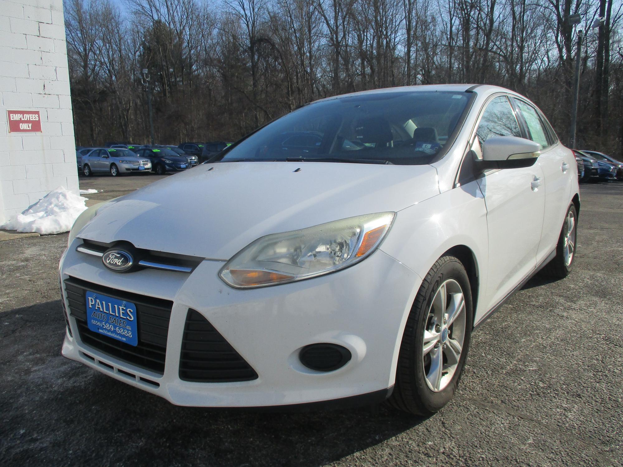 photo of 2014 Ford Focus SE Sedan