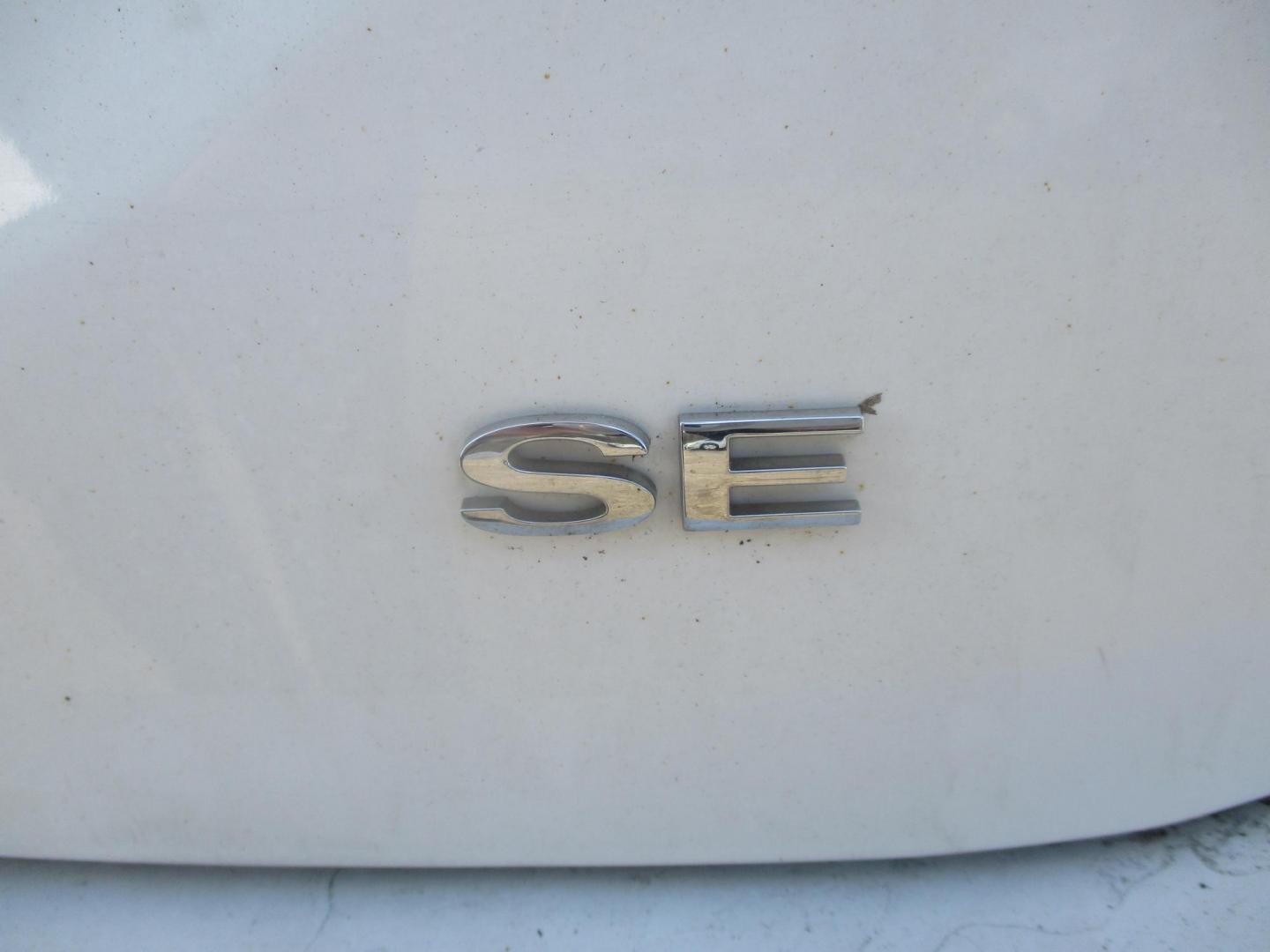 2014 WHITE Ford Focus SE Sedan (1FADP3F28EL) with an 2.0L L4 DOHC 16V engine, located at 540a Delsea Drive, Sewell, NJ, 08080, (987) 867-5309, 39.752560, -75.111206 - Photo#5