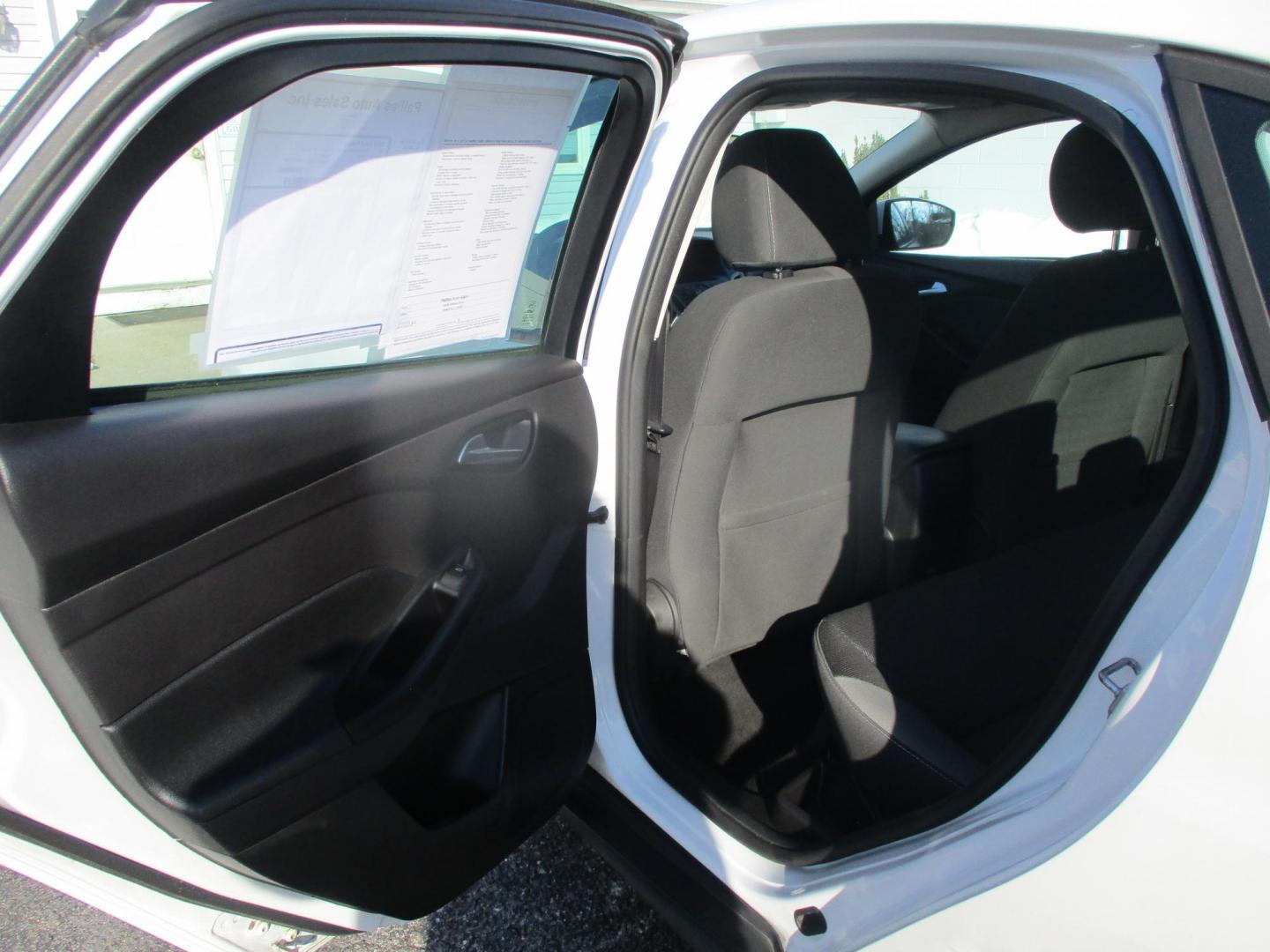 2014 WHITE Ford Focus SE Sedan (1FADP3F28EL) with an 2.0L L4 DOHC 16V engine, located at 540a Delsea Drive, Sewell, NJ, 08080, (987) 867-5309, 39.752560, -75.111206 - Photo#13