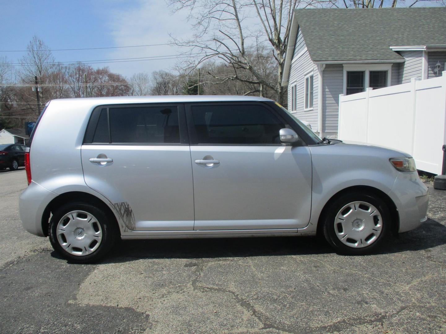 2009 SILVER Scion xB Wagon (JTLKE50E491) with an 2.4L L4 DOHC 16V engine, located at 540a Delsea Drive, Sewell, NJ, 08080, (987) 867-5309, 39.752560, -75.111206 - Photo#6