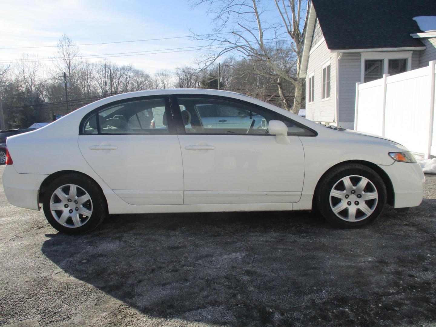 2011 WHITE Honda Civic (2HGFA1F59BH) , located at 540a Delsea Drive, Sewell, NJ, 08080, (987) 867-5309, 39.752560, -75.111206 - Photo#6
