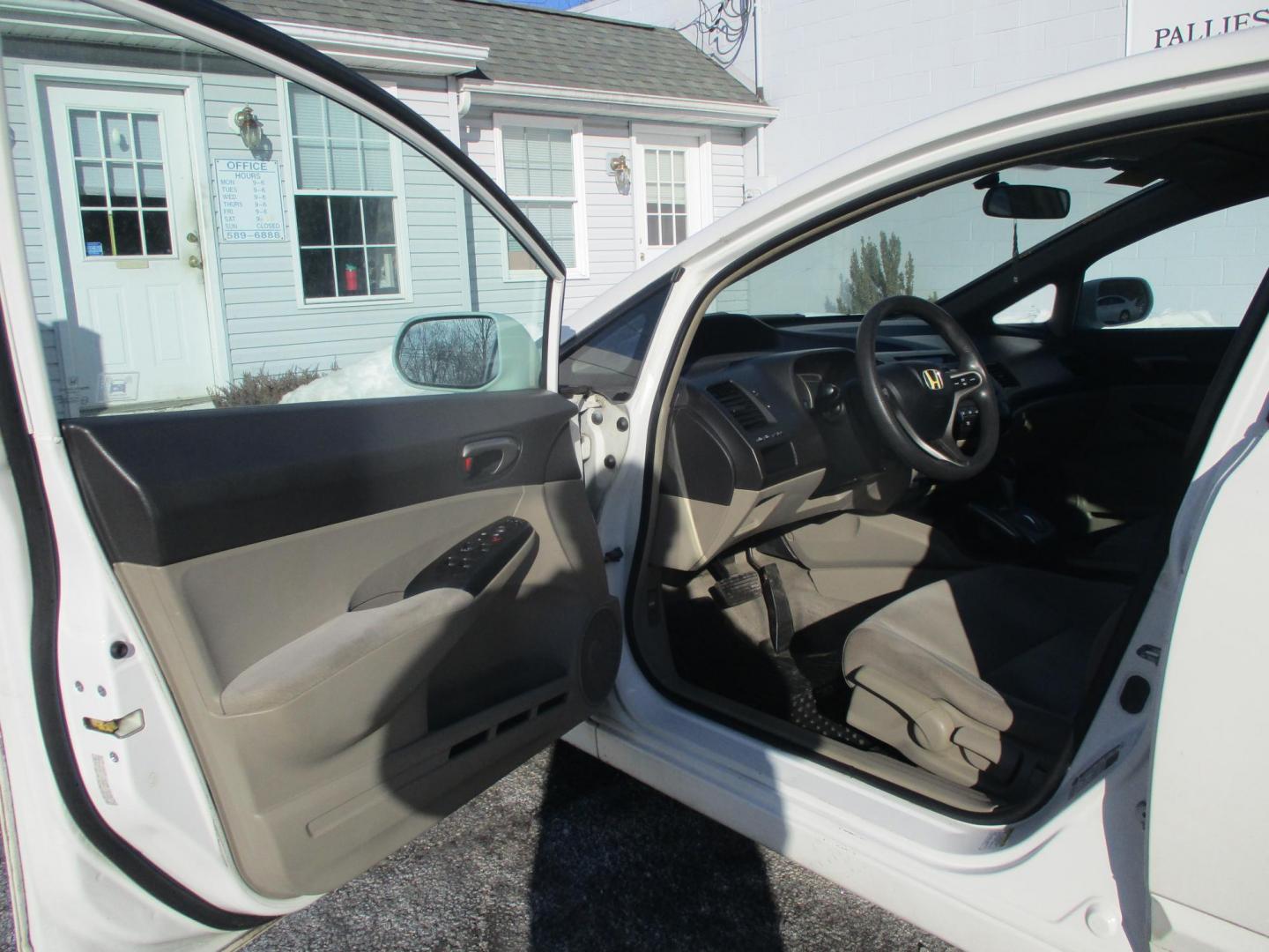 2011 WHITE Honda Civic (2HGFA1F59BH) , located at 540a Delsea Drive, Sewell, NJ, 08080, (987) 867-5309, 39.752560, -75.111206 - Photo#9