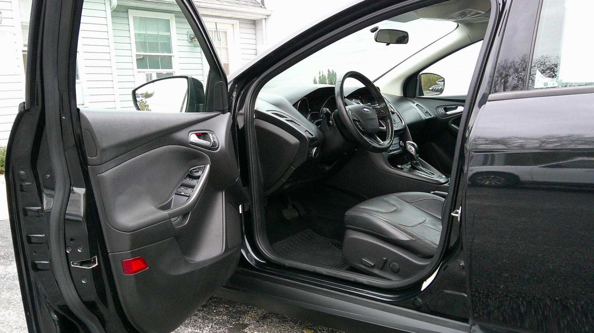 2015 BLACK Ford Focus (1FADP3F24FL) , AUTOMATIC transmission, located at 540a Delsea Drive, Sewell, NJ, 08080, (987) 867-5309, 39.752560, -75.111206 - Photo#10