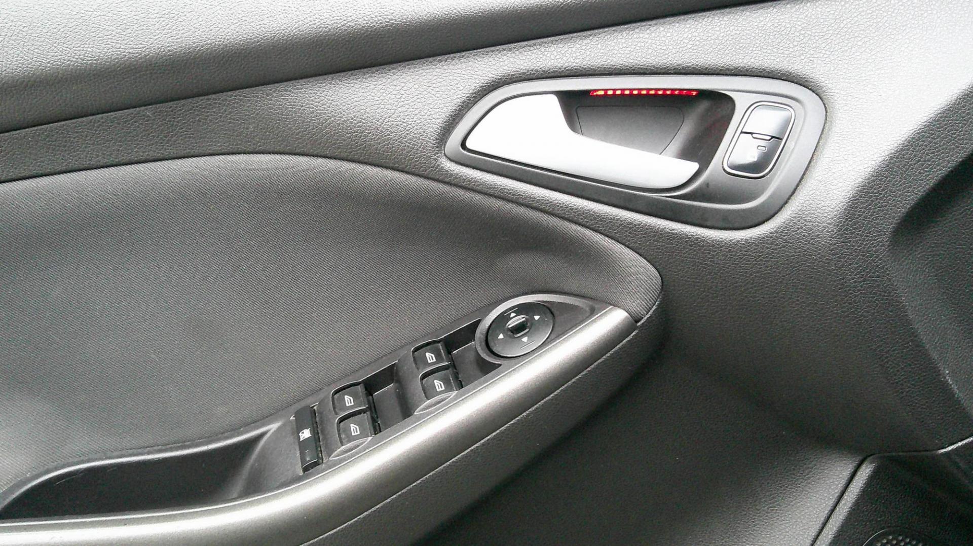 2015 BLACK Ford Focus (1FADP3F24FL) , AUTOMATIC transmission, located at 540a Delsea Drive, Sewell, NJ, 08080, (987) 867-5309, 39.752560, -75.111206 - Photo#11