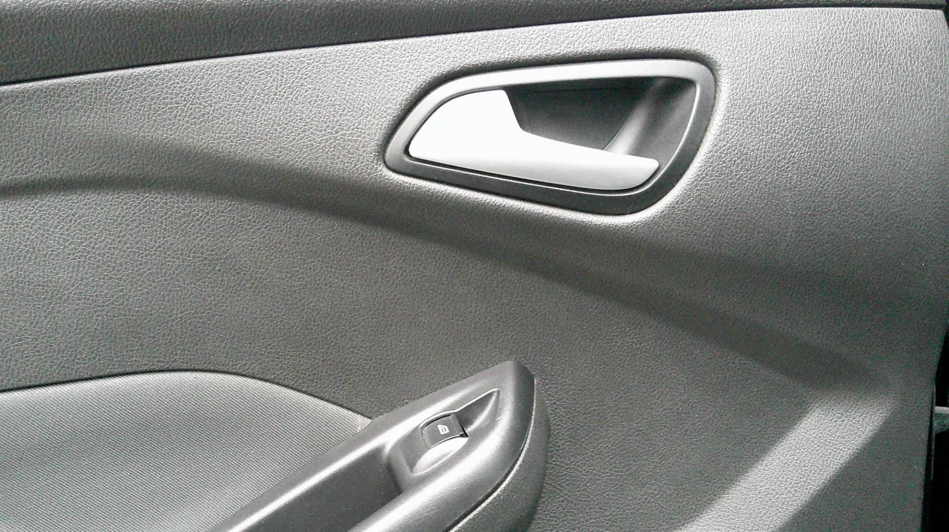 2015 BLACK Ford Focus (1FADP3F24FL) , AUTOMATIC transmission, located at 540a Delsea Drive, Sewell, NJ, 08080, (987) 867-5309, 39.752560, -75.111206 - Photo#14