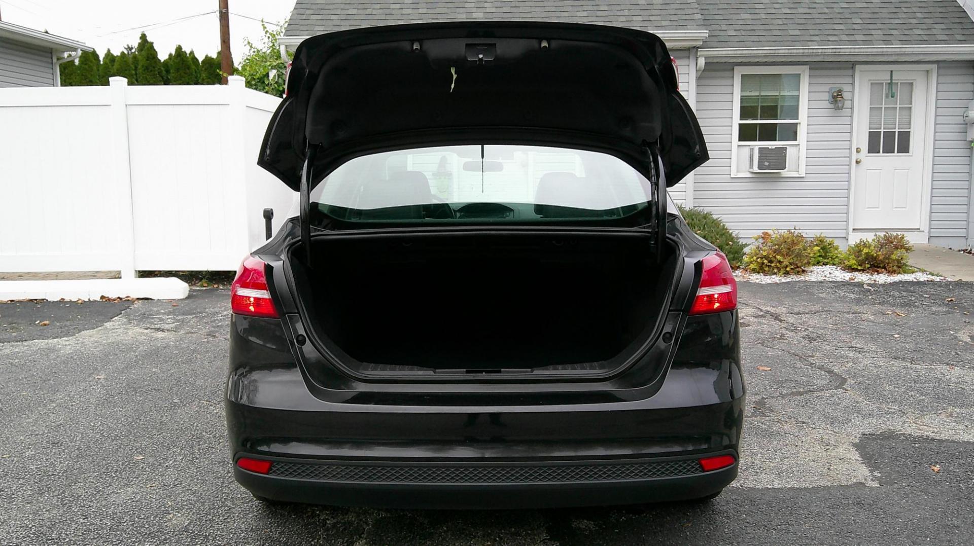 2015 BLACK Ford Focus (1FADP3F24FL) , AUTOMATIC transmission, located at 540a Delsea Drive, Sewell, NJ, 08080, (987) 867-5309, 39.752560, -75.111206 - Photo#26