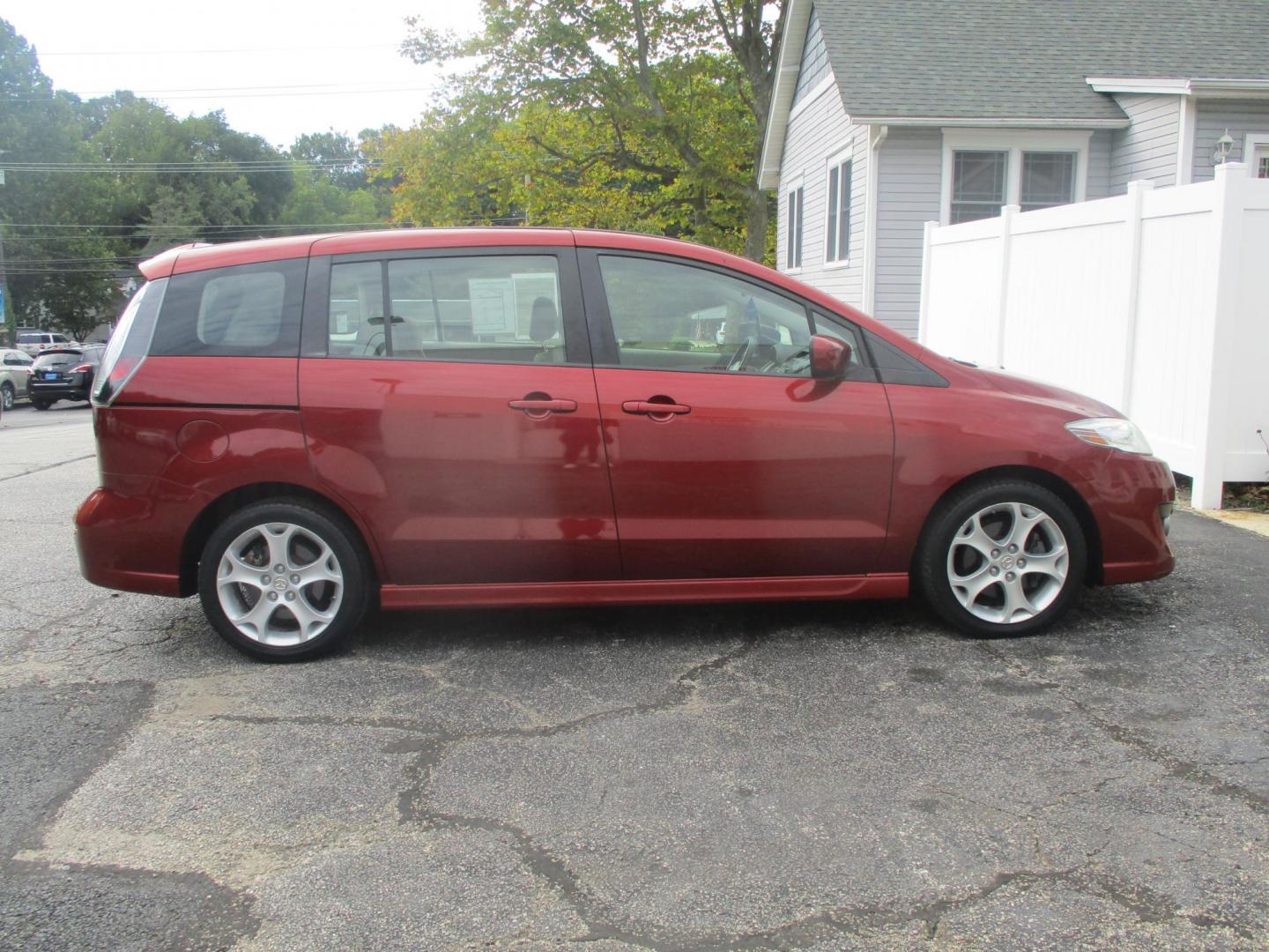 2010 RED Mazda MAZDA5 Grand Touring (JM1CR2WL5A0) with an 2.3L L4 DOHC 16V engine, AUTOMATIC transmission, located at 540a Delsea Drive, Sewell, NJ, 08080, (987) 867-5309, 39.752560, -75.111206 - Photo#11