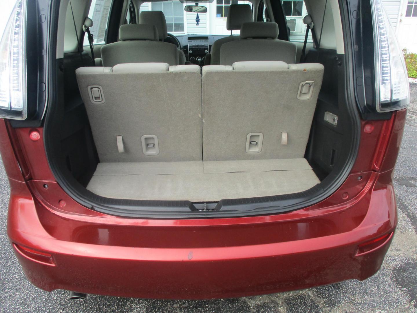 2010 RED Mazda MAZDA5 Grand Touring (JM1CR2WL5A0) with an 2.3L L4 DOHC 16V engine, AUTOMATIC transmission, located at 540a Delsea Drive, Sewell, NJ, 08080, (987) 867-5309, 39.752560, -75.111206 - Photo#8