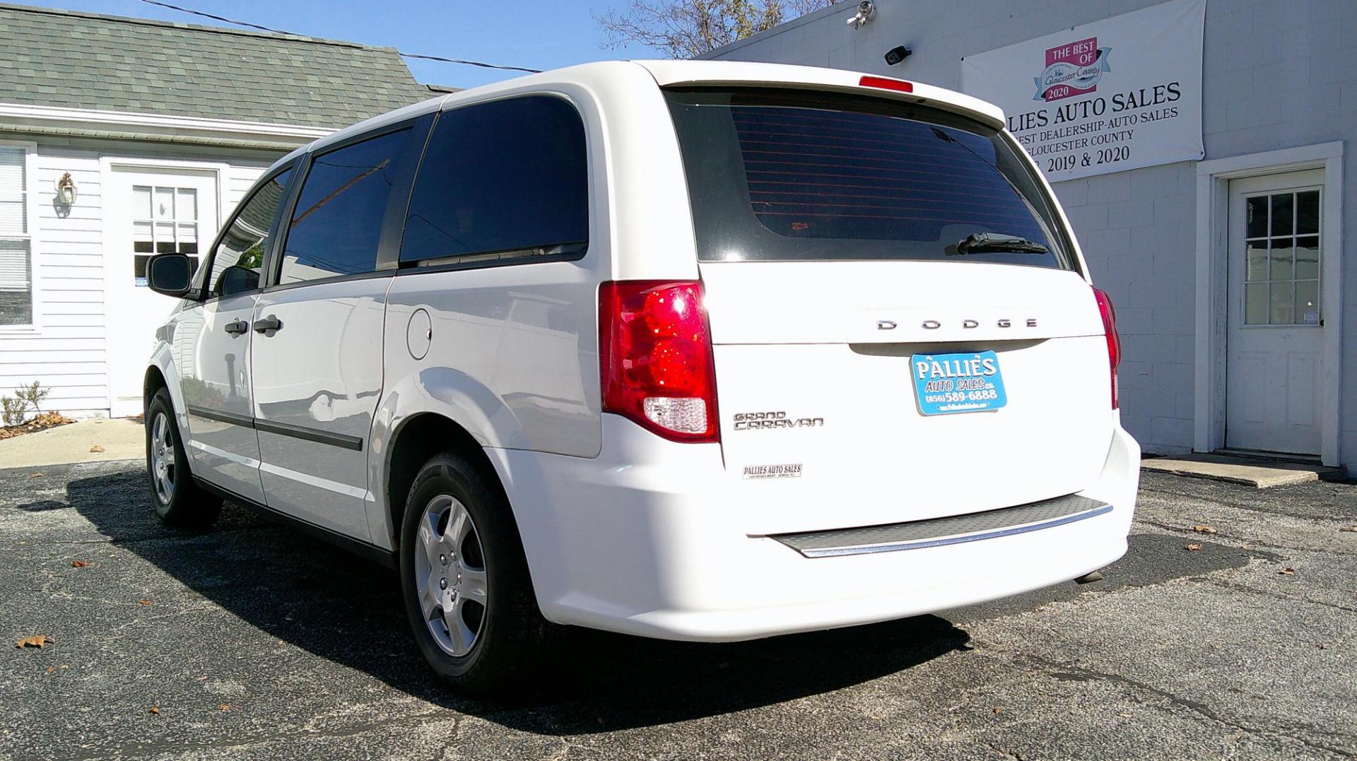 2013 WHITE Dodge Grand Caravan SE (2C4RDGBG6DR) with an 3.6L V6 DOHC 24V engine, 6-Speed Automatic transmission, located at 540a Delsea Drive, Sewell, NJ, 08080, (987) 867-5309, 39.752560, -75.111206 - Photo#2