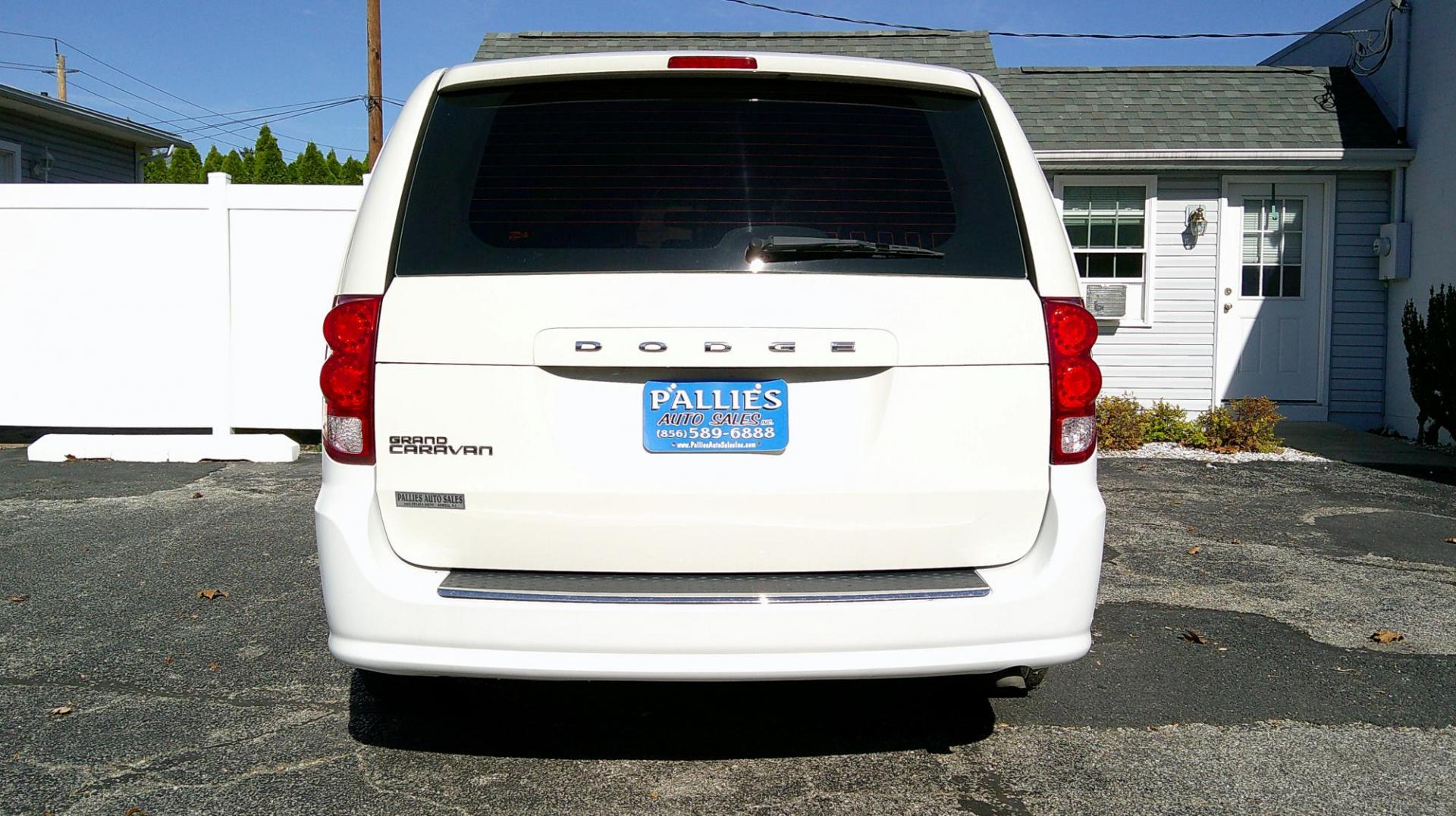 2013 WHITE Dodge Grand Caravan SE (2C4RDGBG6DR) with an 3.6L V6 DOHC 24V engine, 6-Speed Automatic transmission, located at 540a Delsea Drive, Sewell, NJ, 08080, (987) 867-5309, 39.752560, -75.111206 - Photo#3