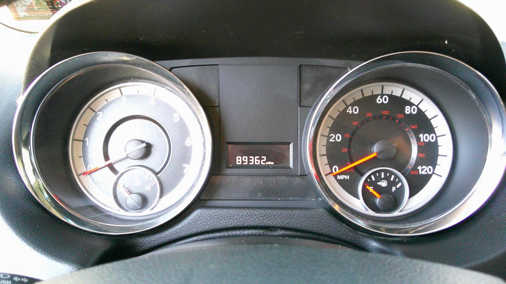 2013 WHITE Dodge Grand Caravan SE (2C4RDGBG6DR) with an 3.6L V6 DOHC 24V engine, 6-Speed Automatic transmission, located at 540a Delsea Drive, Sewell, NJ, 08080, (987) 867-5309, 39.752560, -75.111206 - Photo#17