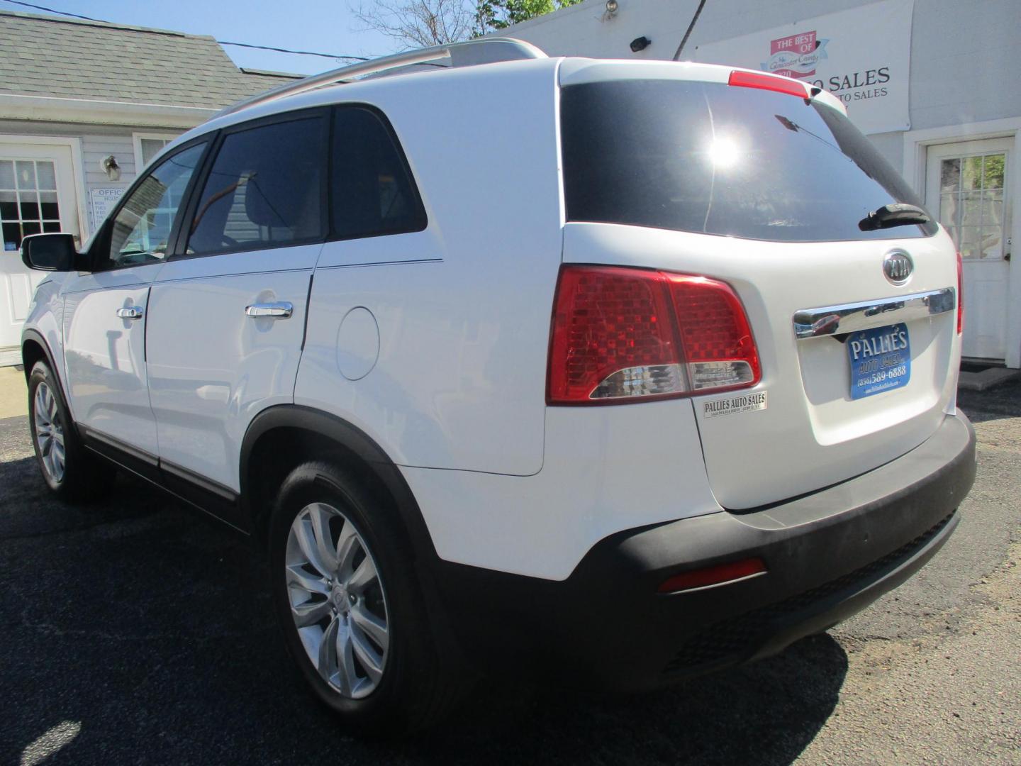 2011 WHITE Kia Sorento LX 2WD (5XYKT4A27BG) with an 3.5L V6 DOHC 24V engine, 6-Speed Automatic transmission, located at 540a Delsea Drive, Sewell, NJ, 08080, (987) 867-5309, 39.752560, -75.111206 - Photo#2