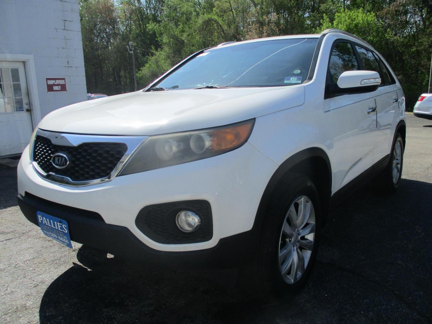 2011 WHITE Kia Sorento LX 2WD (5XYKT4A27BG) with an 3.5L V6 DOHC 24V engine, 6-Speed Automatic transmission, located at 540a Delsea Drive, Sewell, NJ, 08080, (987) 867-5309, 39.752560, -75.111206 - Photo#0