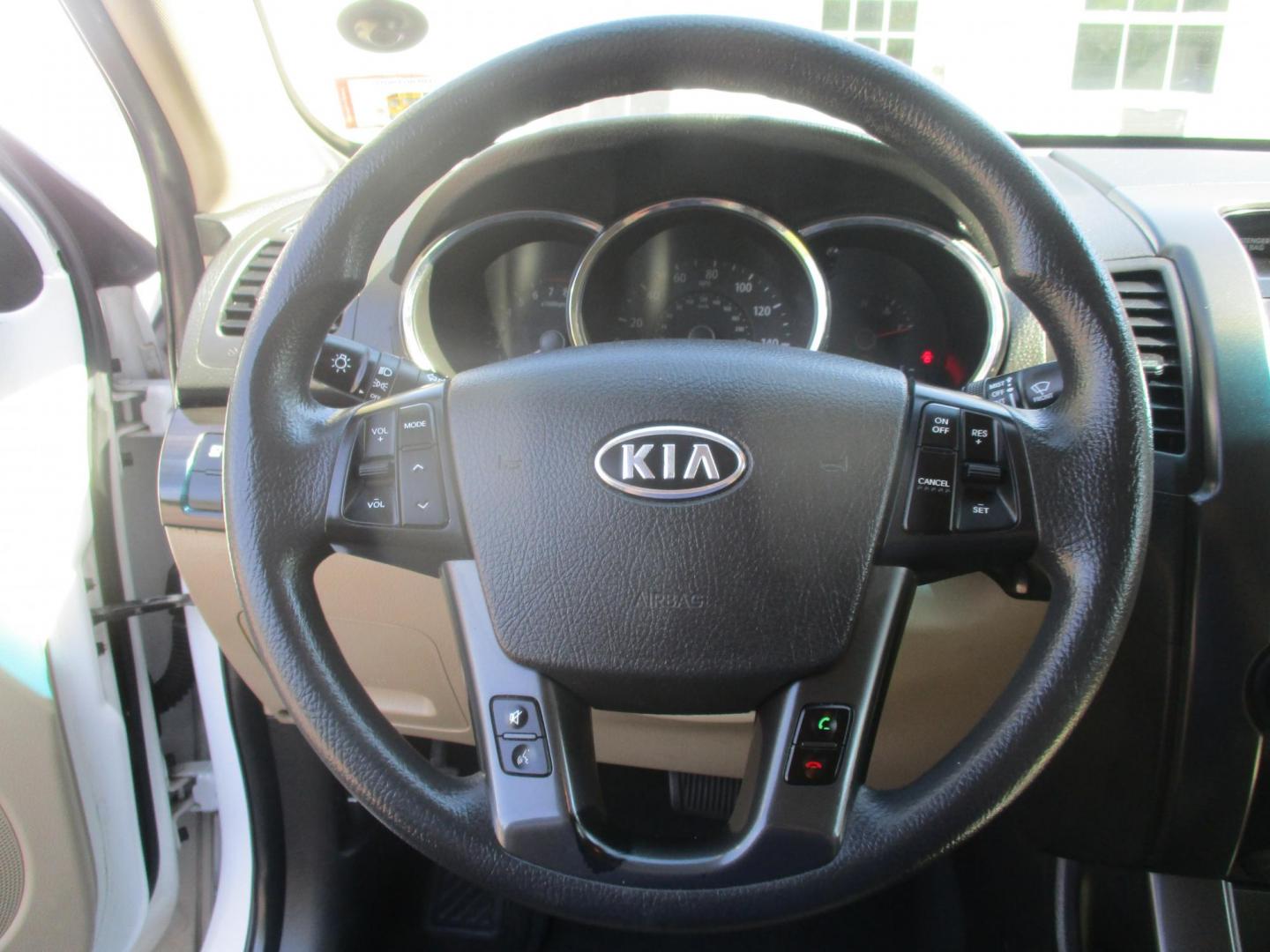 2011 WHITE Kia Sorento LX 2WD (5XYKT4A27BG) with an 3.5L V6 DOHC 24V engine, 6-Speed Automatic transmission, located at 540a Delsea Drive, Sewell, NJ, 08080, (987) 867-5309, 39.752560, -75.111206 - Photo#16