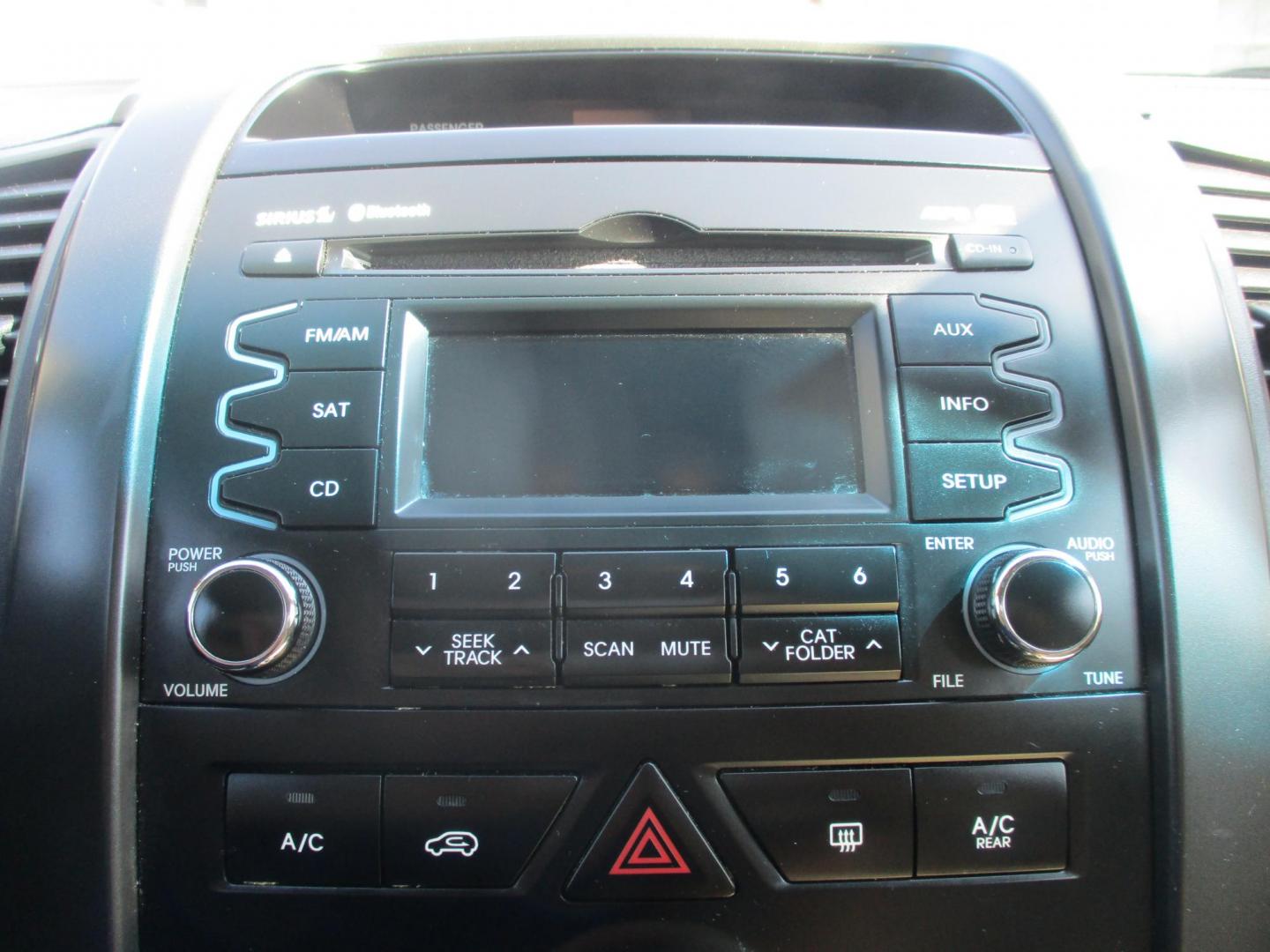 2011 WHITE Kia Sorento LX 2WD (5XYKT4A27BG) with an 3.5L V6 DOHC 24V engine, 6-Speed Automatic transmission, located at 540a Delsea Drive, Sewell, NJ, 08080, (987) 867-5309, 39.752560, -75.111206 - Photo#19