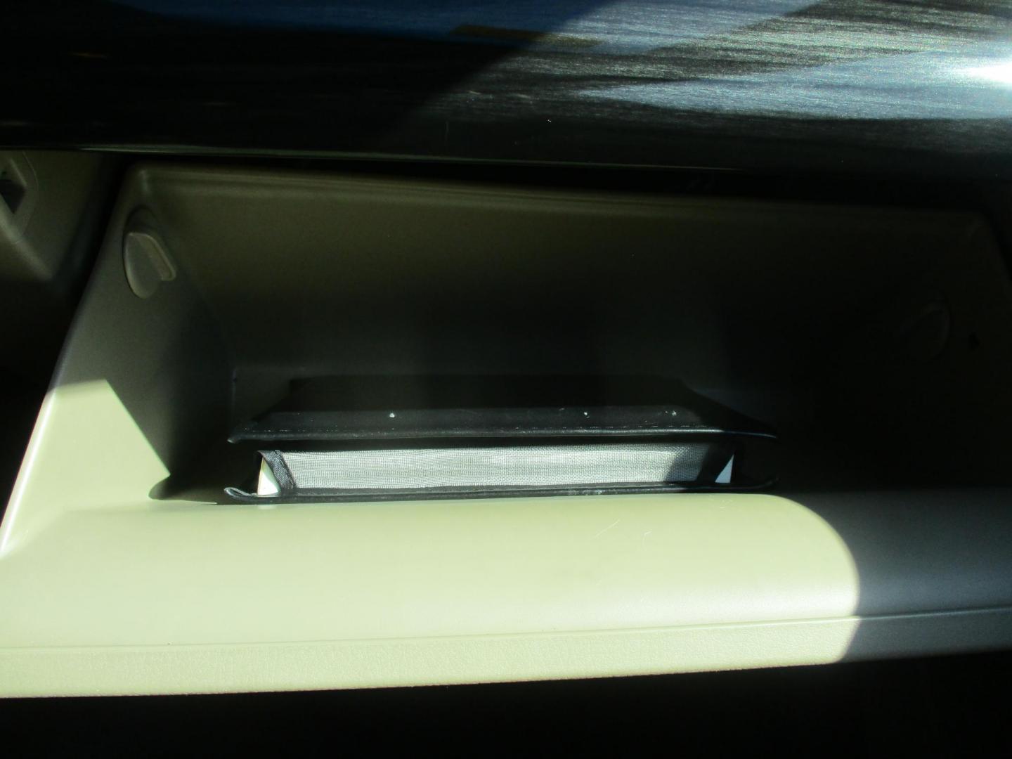 2011 WHITE Kia Sorento LX 2WD (5XYKT4A27BG) with an 3.5L V6 DOHC 24V engine, 6-Speed Automatic transmission, located at 540a Delsea Drive, Sewell, NJ, 08080, (987) 867-5309, 39.752560, -75.111206 - Photo#22