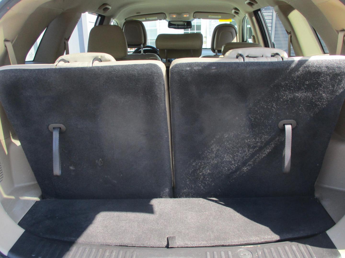 2011 WHITE Kia Sorento LX 2WD (5XYKT4A27BG) with an 3.5L V6 DOHC 24V engine, 6-Speed Automatic transmission, located at 540a Delsea Drive, Sewell, NJ, 08080, (987) 867-5309, 39.752560, -75.111206 - Photo#24