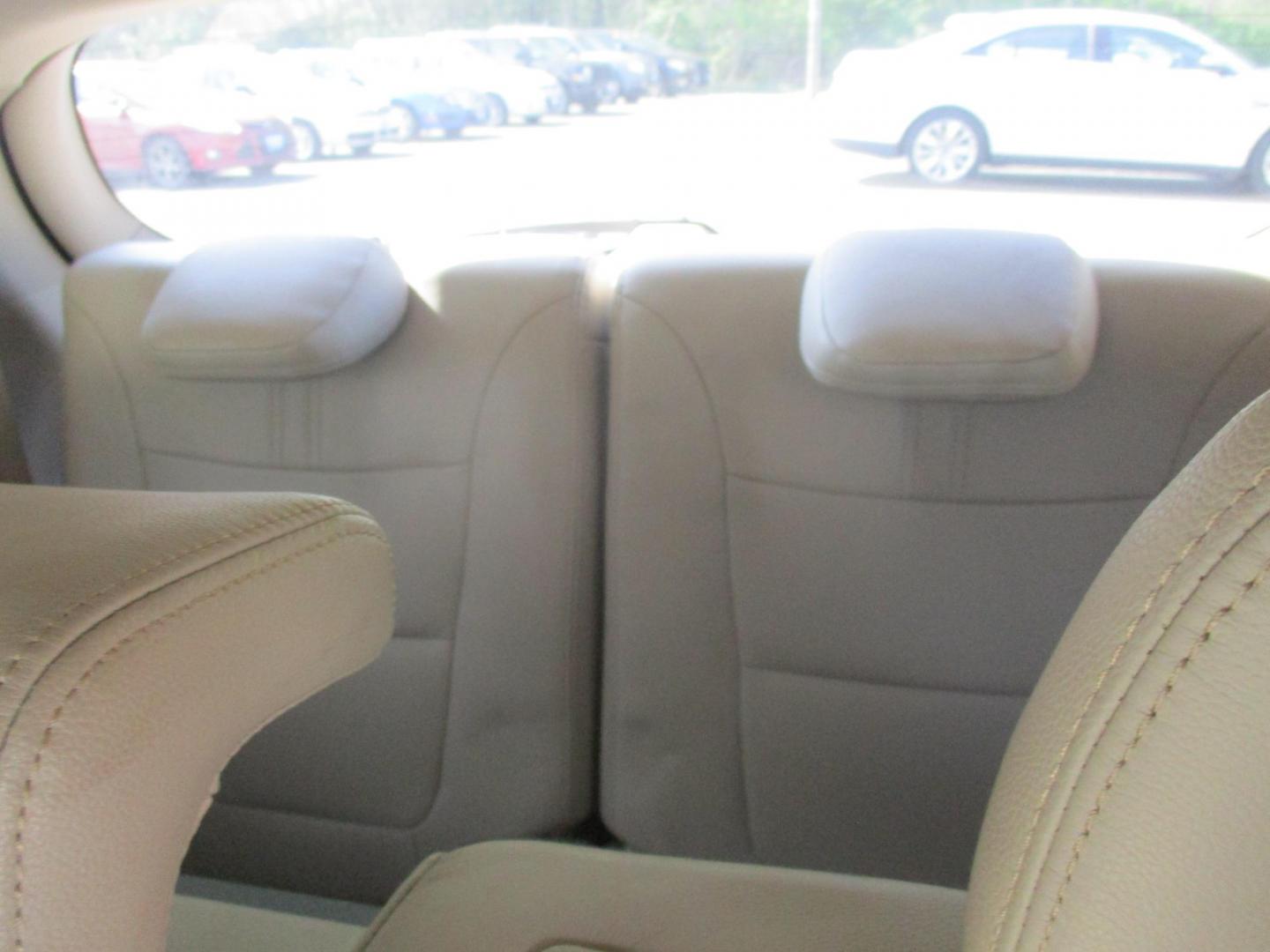 2011 WHITE Kia Sorento LX 2WD (5XYKT4A27BG) with an 3.5L V6 DOHC 24V engine, 6-Speed Automatic transmission, located at 540a Delsea Drive, Sewell, NJ, 08080, (987) 867-5309, 39.752560, -75.111206 - Photo#15