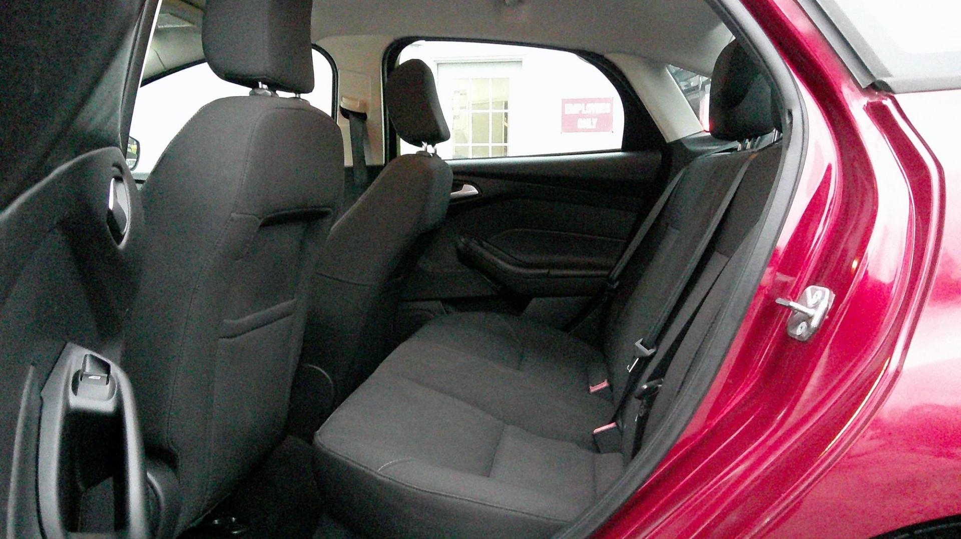 2015 RED Ford Focus SE Sedan (1FADP3F25FL) with an 2.0L L4 DOHC 16V engine, located at 540a Delsea Drive, Sewell, NJ, 08080, (987) 867-5309, 39.752560, -75.111206 - Photo#14