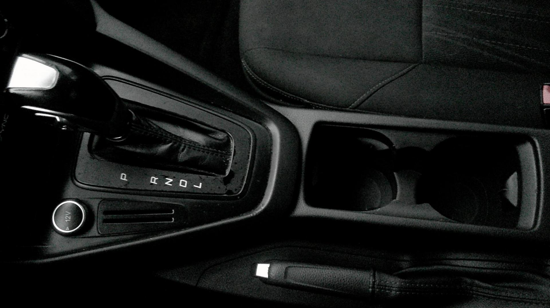 2015 RED Ford Focus SE Sedan (1FADP3F25FL) with an 2.0L L4 DOHC 16V engine, located at 540a Delsea Drive, Sewell, NJ, 08080, (987) 867-5309, 39.752560, -75.111206 - Photo#20