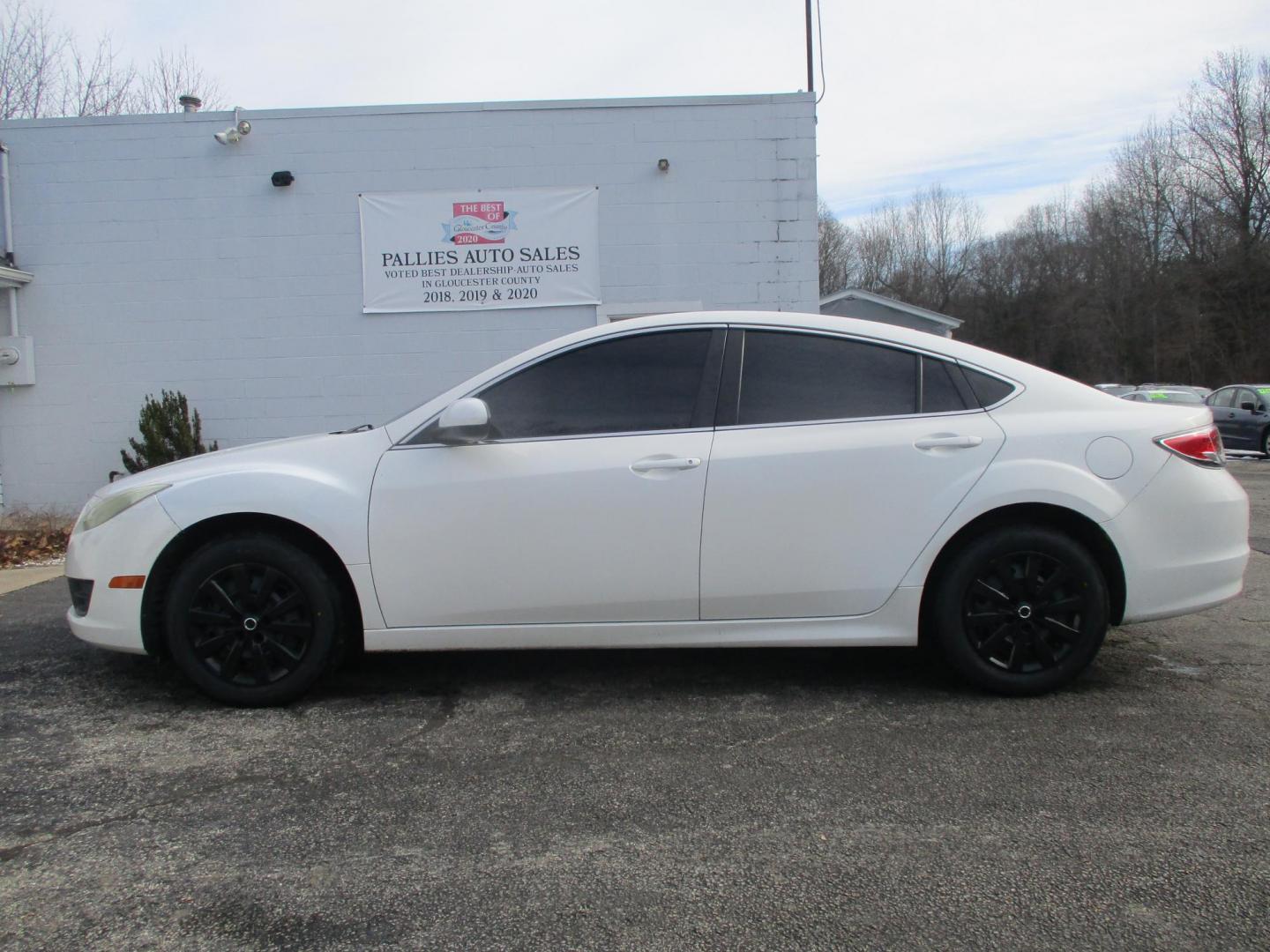 2011 WHITE Mazda MAZDA6 I Touring (1YVHZ8BH4B5) with an 2.5L L4 DOHC 16V engine, AUTOMATIC transmission, located at 540a Delsea Drive, Sewell, NJ, 08080, (987) 867-5309, 39.752560, -75.111206 - Photo#1