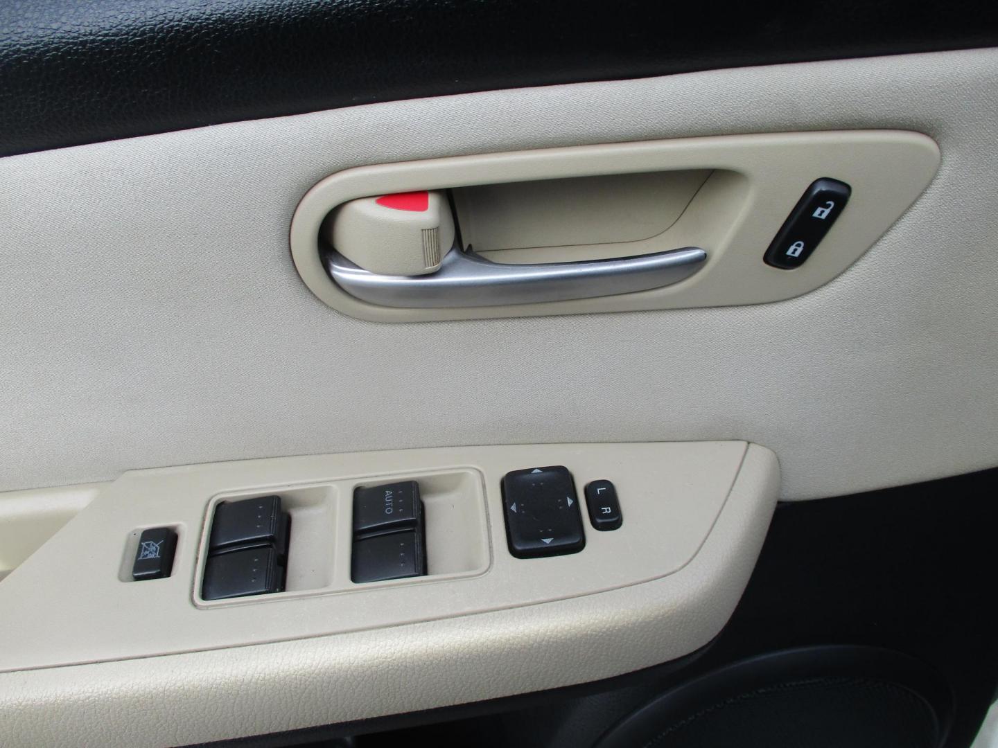 2011 WHITE Mazda MAZDA6 I Touring (1YVHZ8BH4B5) with an 2.5L L4 DOHC 16V engine, AUTOMATIC transmission, located at 540a Delsea Drive, Sewell, NJ, 08080, (987) 867-5309, 39.752560, -75.111206 - Photo#10