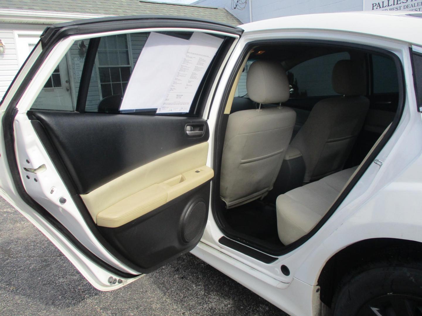 2011 WHITE Mazda MAZDA6 I Touring (1YVHZ8BH4B5) with an 2.5L L4 DOHC 16V engine, AUTOMATIC transmission, located at 540a Delsea Drive, Sewell, NJ, 08080, (987) 867-5309, 39.752560, -75.111206 - Photo#12