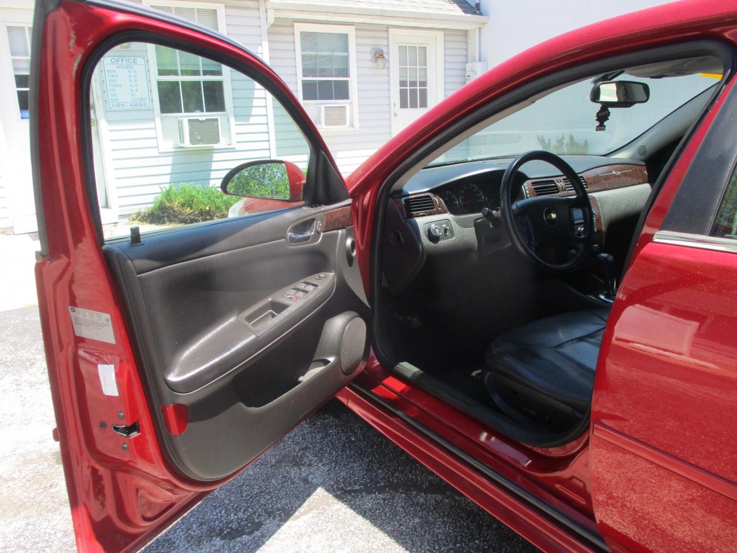 2014 RED Chevrolet Impala LTZ (2G1WC5E37E1) with an 3.6L V6 DOHC 16V FFV engine, 6-Speed Automatic transmission, located at 540a Delsea Drive, Sewell, NJ, 08080, (987) 867-5309, 39.752560, -75.111206 - Photo#10