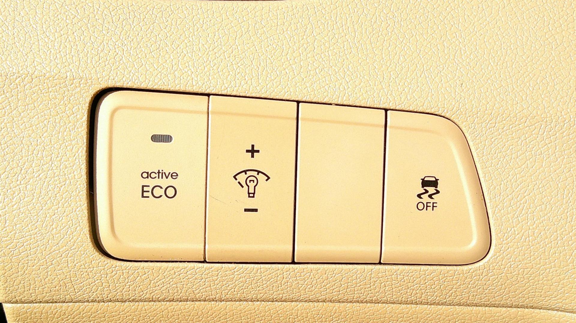 2013 WHITE Hyundai Elantra Limited (5NPDH4AE9DH) with an 1.8L L4 DOHC 16V engine, 6-Speed Automatic transmission, located at 540a Delsea Drive, Sewell, NJ, 08080, (987) 867-5309, 39.752560, -75.111206 - Photo#19