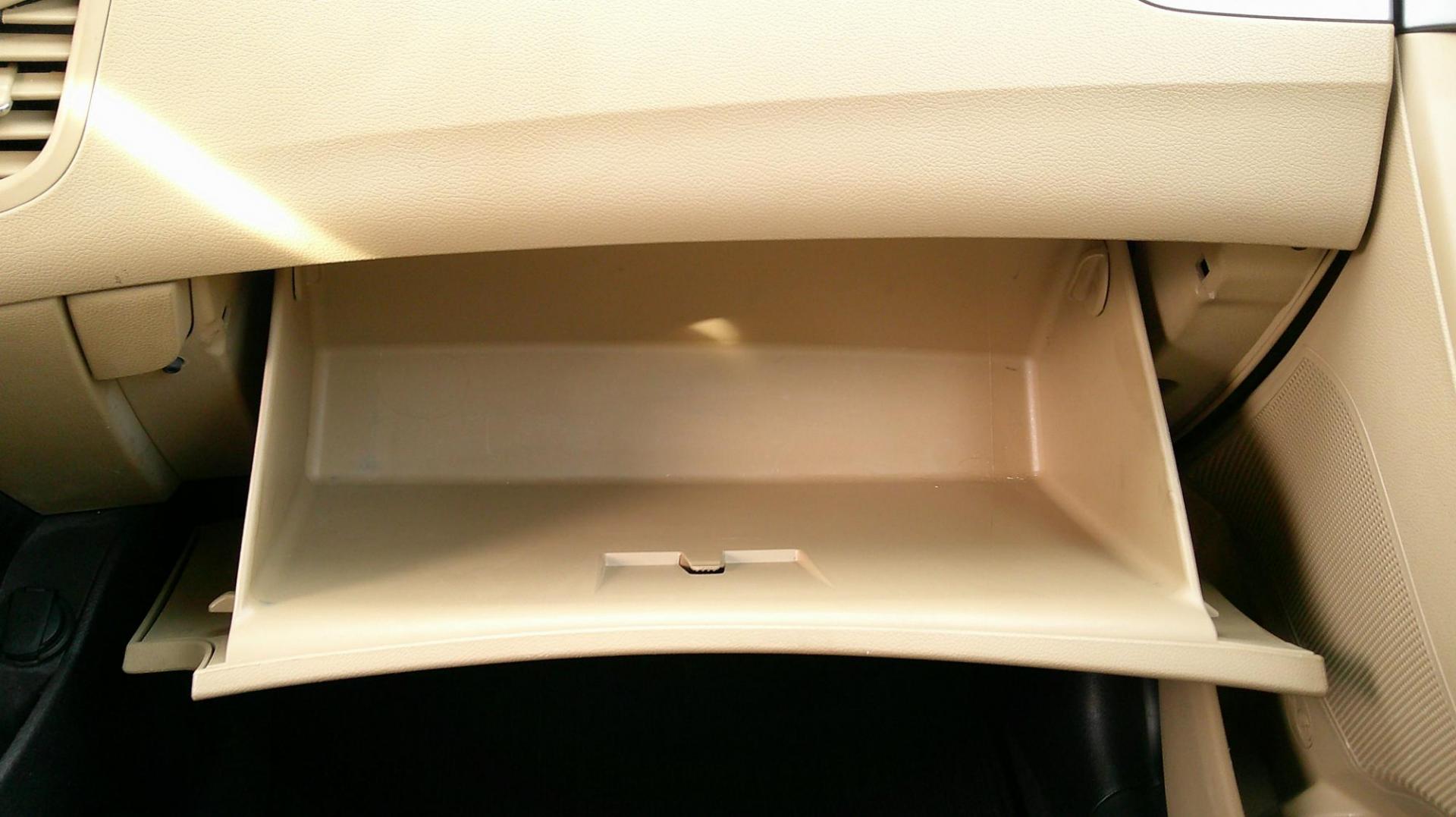 2013 WHITE Hyundai Elantra Limited (5NPDH4AE9DH) with an 1.8L L4 DOHC 16V engine, 6-Speed Automatic transmission, located at 540a Delsea Drive, Sewell, NJ, 08080, (987) 867-5309, 39.752560, -75.111206 - Photo#20