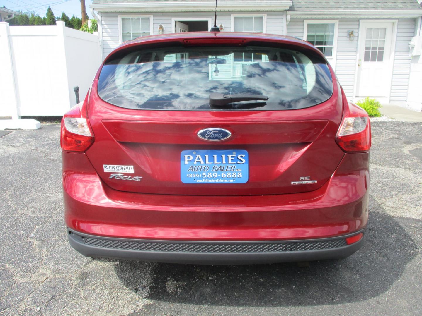 2014 RED Ford Focus SE Hatch (1FADP3K24EL) with an 2.0L L4 DOHC 16V engine, located at 540a Delsea Drive, Sewell, NJ, 08080, (987) 867-5309, 39.752560, -75.111206 - Photo#3