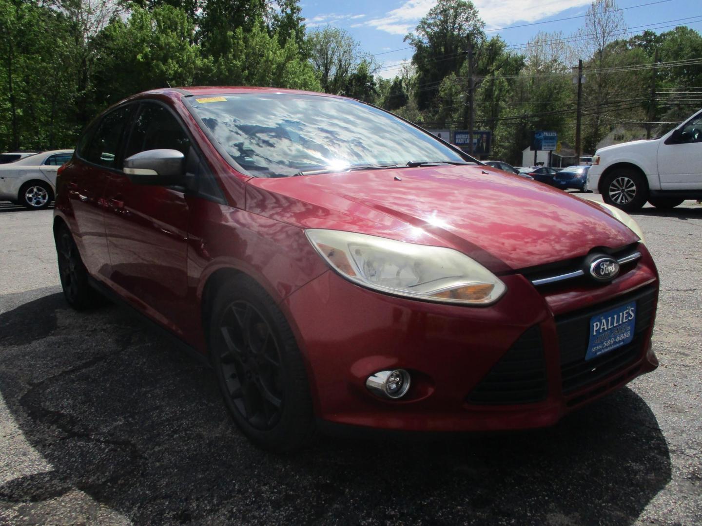 2014 RED Ford Focus SE Hatch (1FADP3K24EL) with an 2.0L L4 DOHC 16V engine, located at 540a Delsea Drive, Sewell, NJ, 08080, (987) 867-5309, 39.752560, -75.111206 - Photo#8