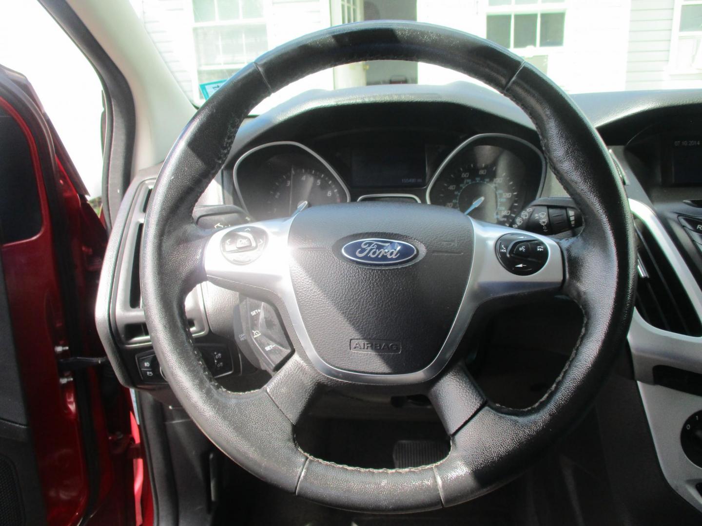 2014 RED Ford Focus SE Hatch (1FADP3K24EL) with an 2.0L L4 DOHC 16V engine, located at 540a Delsea Drive, Sewell, NJ, 08080, (987) 867-5309, 39.752560, -75.111206 - Photo#16