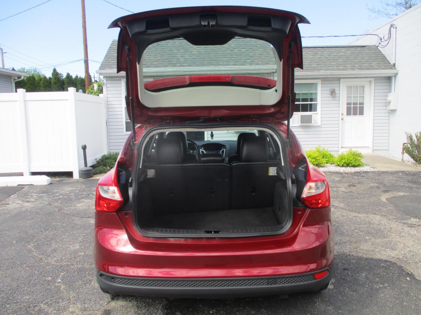 2014 RED Ford Focus SE Hatch (1FADP3K24EL) with an 2.0L L4 DOHC 16V engine, located at 540a Delsea Drive, Sewell, NJ, 08080, (987) 867-5309, 39.752560, -75.111206 - Photo#24