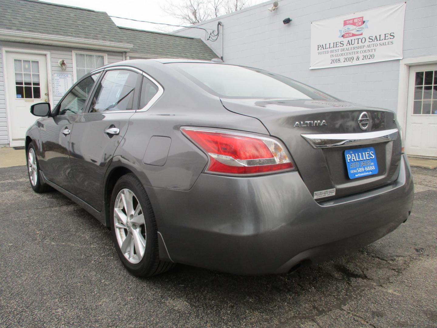 2015 GRAY Nissan Altima 2.5 S (1N4AL3APXFN) with an 2.5L L4 DOHC 16V engine, Continuously Variable Transmission transmission, located at 540a Delsea Drive, Sewell, NJ, 08080, (987) 867-5309, 39.752560, -75.111206 - Photo#2