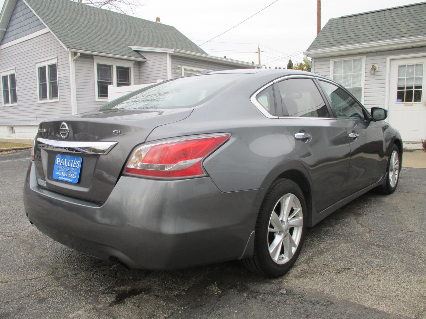 2015 GRAY Nissan Altima 2.5 S (1N4AL3APXFN) with an 2.5L L4 DOHC 16V engine, Continuously Variable Transmission transmission, located at 540a Delsea Drive, Sewell, NJ, 08080, (987) 867-5309, 39.752560, -75.111206 - Photo#6