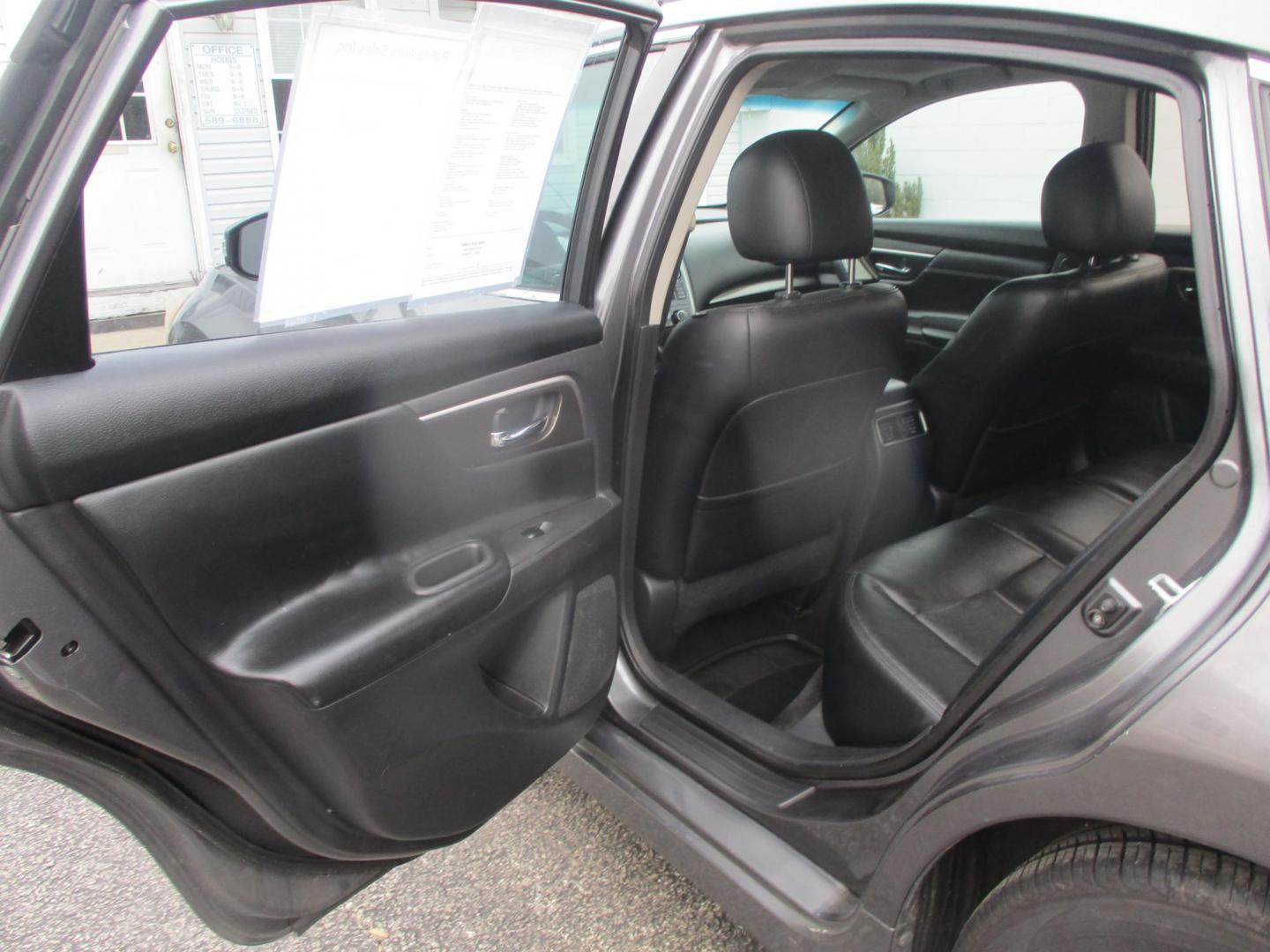 2015 GRAY Nissan Altima 2.5 S (1N4AL3APXFN) with an 2.5L L4 DOHC 16V engine, Continuously Variable Transmission transmission, located at 540a Delsea Drive, Sewell, NJ, 08080, (987) 867-5309, 39.752560, -75.111206 - Photo#13