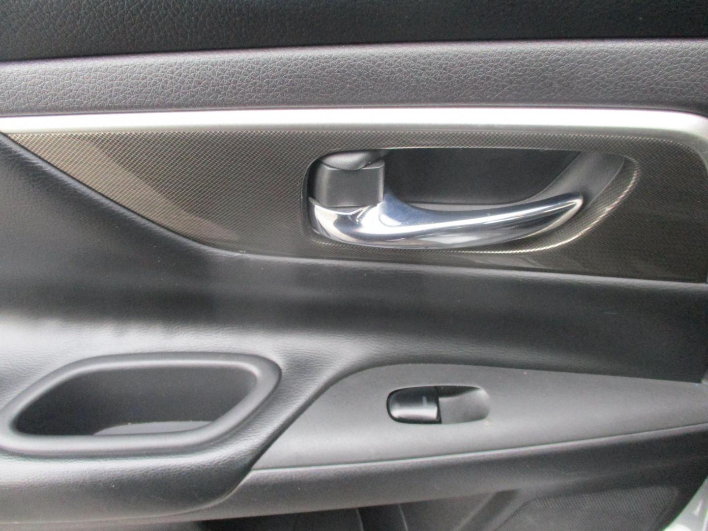 2015 GRAY Nissan Altima 2.5 S (1N4AL3APXFN) with an 2.5L L4 DOHC 16V engine, Continuously Variable Transmission transmission, located at 540a Delsea Drive, Sewell, NJ, 08080, (987) 867-5309, 39.752560, -75.111206 - Photo#14