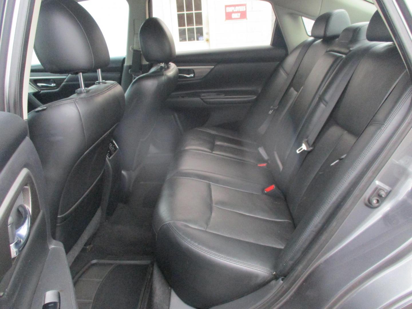 2015 GRAY Nissan Altima 2.5 S (1N4AL3APXFN) with an 2.5L L4 DOHC 16V engine, Continuously Variable Transmission transmission, located at 540a Delsea Drive, Sewell, NJ, 08080, (987) 867-5309, 39.752560, -75.111206 - Photo#15